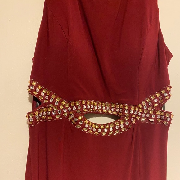 Formal dress - Picture 3 of 4